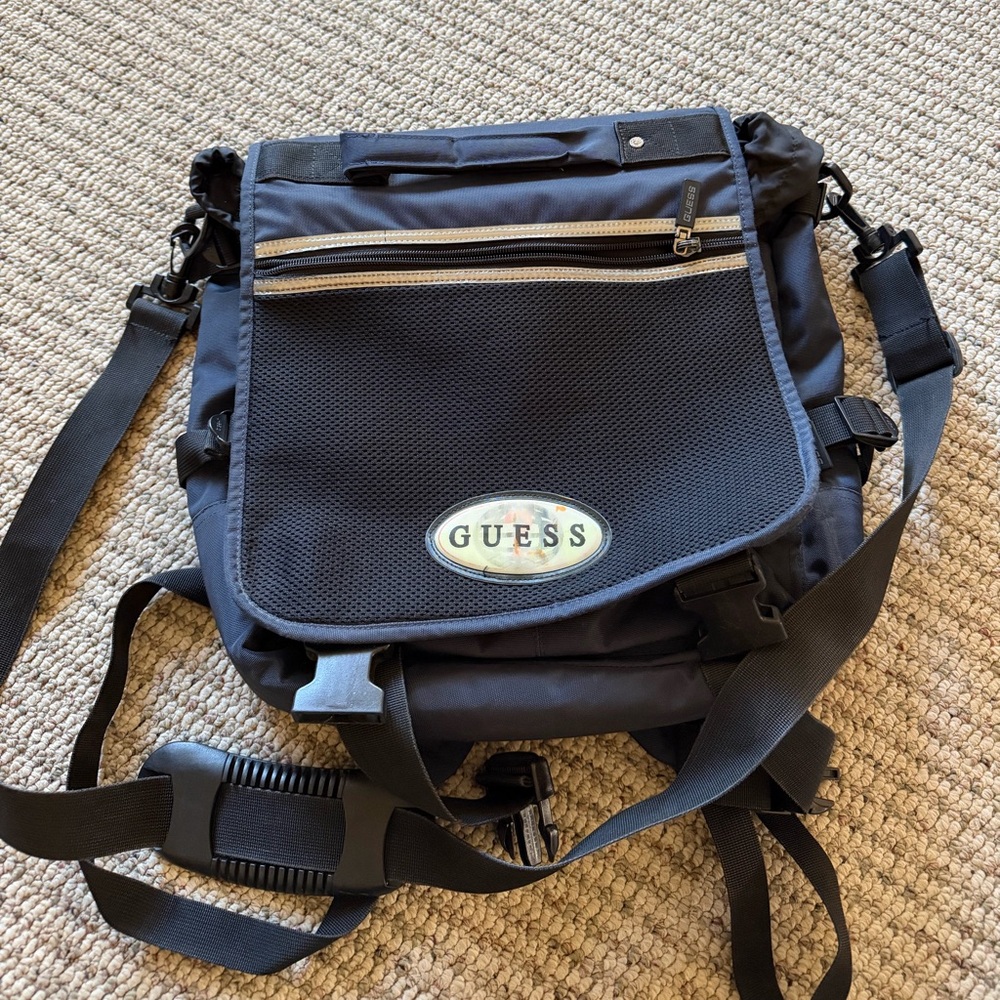 Vintage Y2K90s Guess Messenger/Crossbody/Backpack